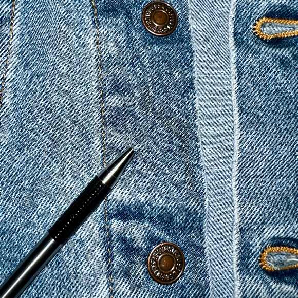 Vintage Men’s Levi’s Denim Trucker Jacket | Medium | Made in the USA 🇺🇸 - Picture 9 of 9